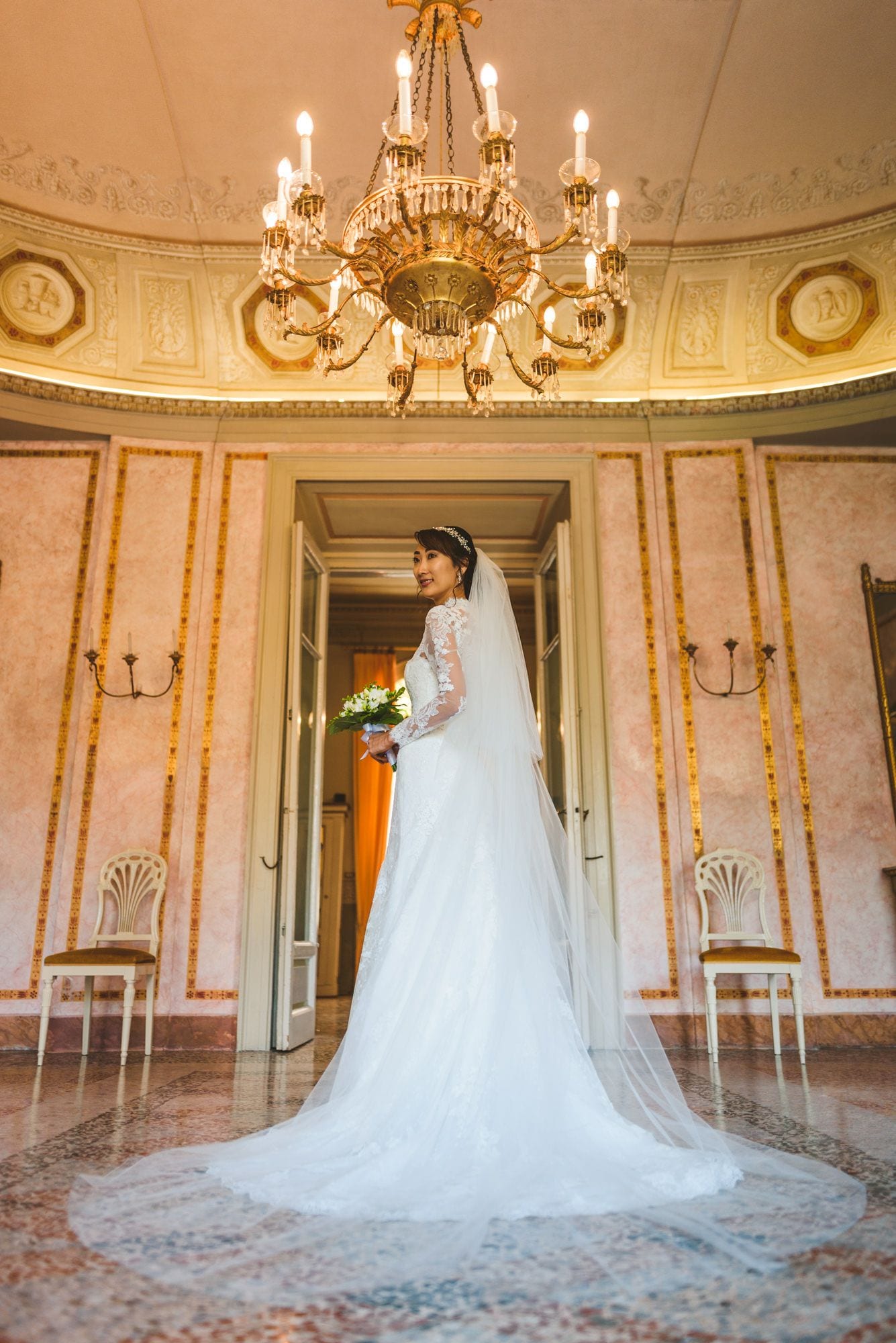 Matrimonio Wedding Photographer Paolo Lamperti Milano Varese Como Lake Destination Wedding Elegante Matrimonio a Villa Parravicini ritratto sposi sposa każakistan 
