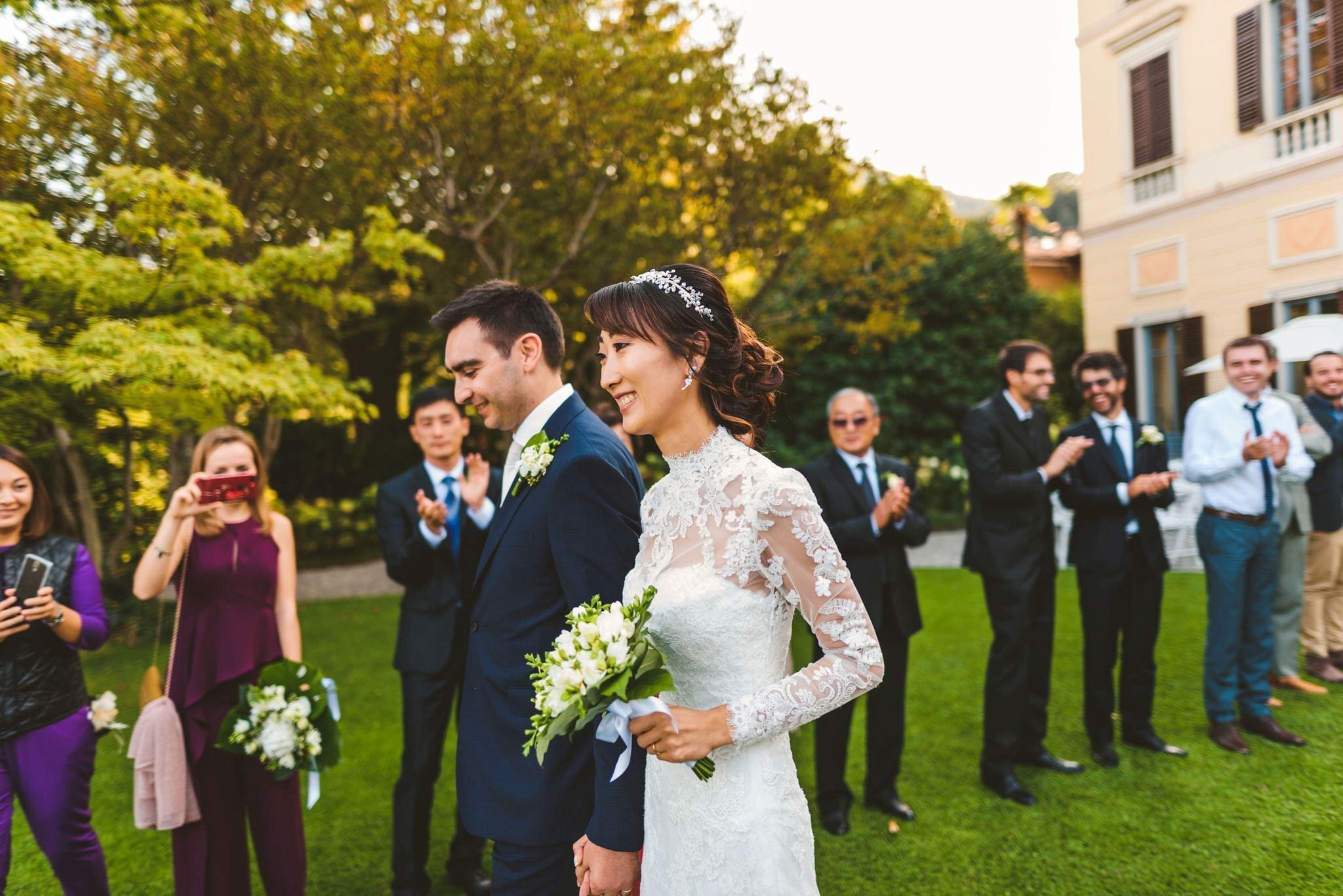 Matrimonio Wedding Photographer Paolo Lamperti Milano Varese Como Lake Destination Wedding Elegante Matrimonio a Villa Parravicini torta nuziale taglio