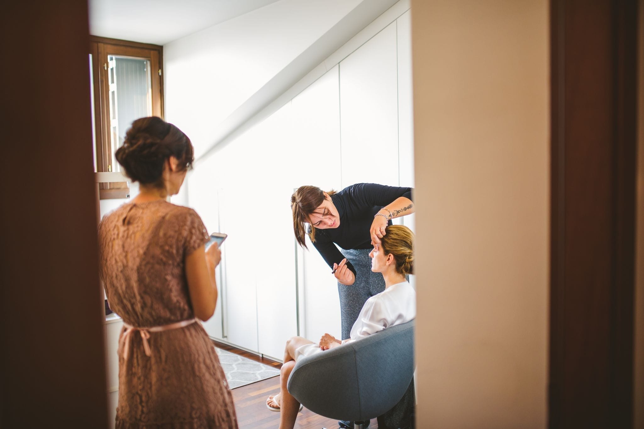 Paolo Lamperti Fotografo Photographer Reportage Matrimonio Camp di Cent Pertigh preparazione sposa