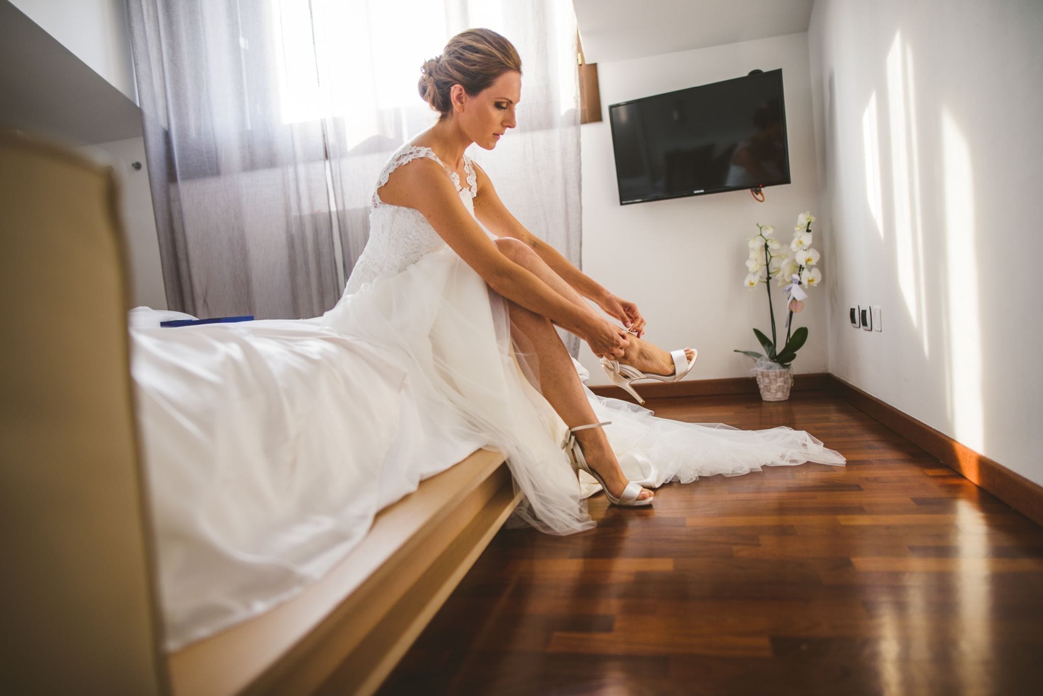 Paolo Lamperti Fotografo Photographer Reportage Matrimonio Camp di Cent Pertigh preparazione sposa