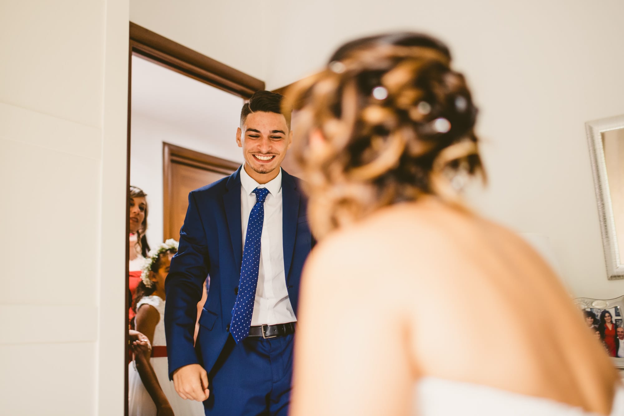 Fotografo Matrimonio Elegante a Villa Monte Morone preparazione sposa