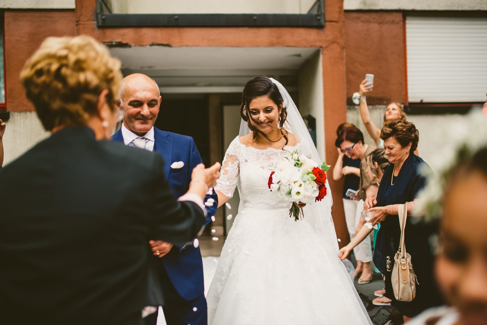 Fotografo Matrimonio Elegante a Villa Monte Morone preparazione sposa