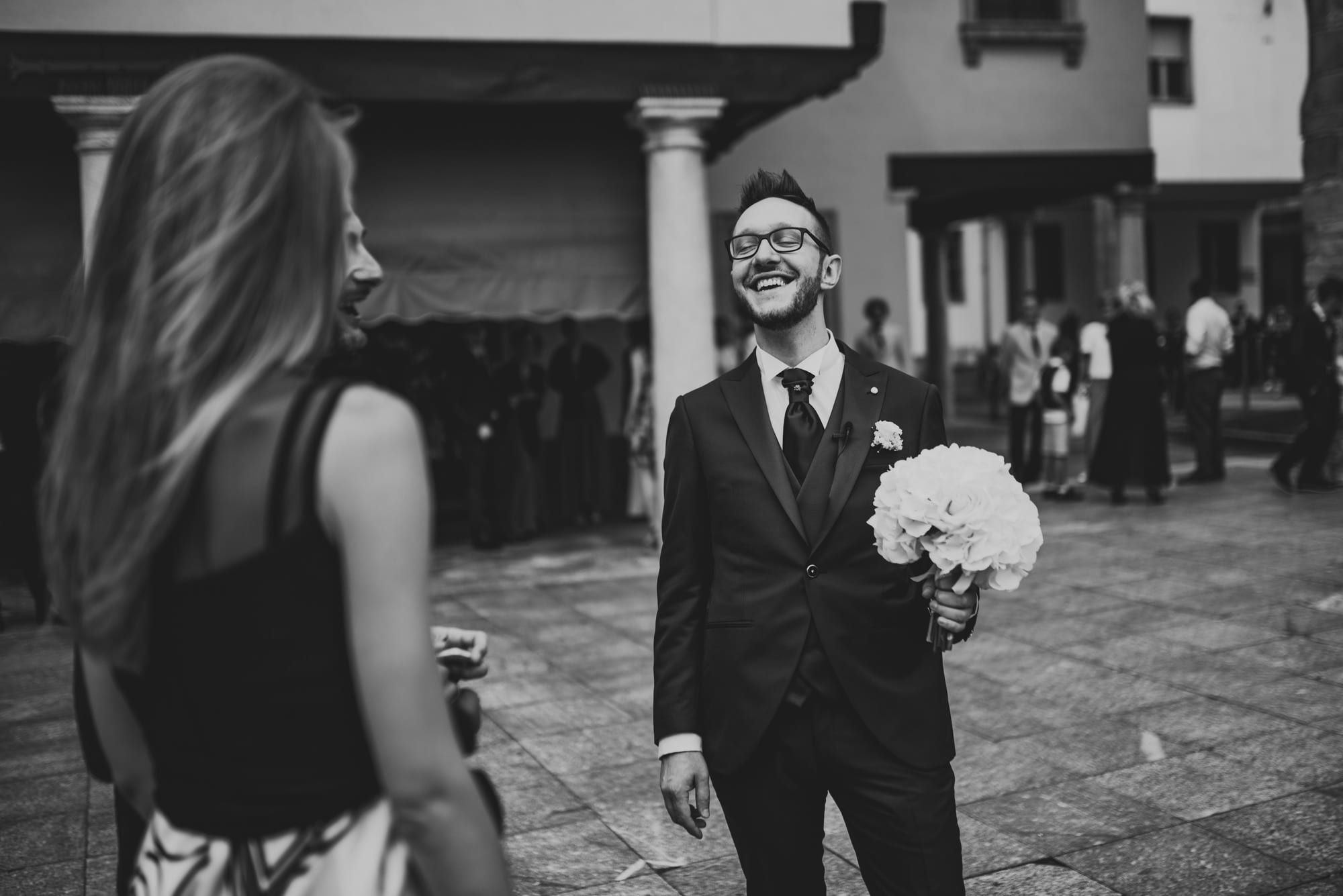 Fotografo Matrimonio Elegante a Villa Monte Morone cerimonia chiesa