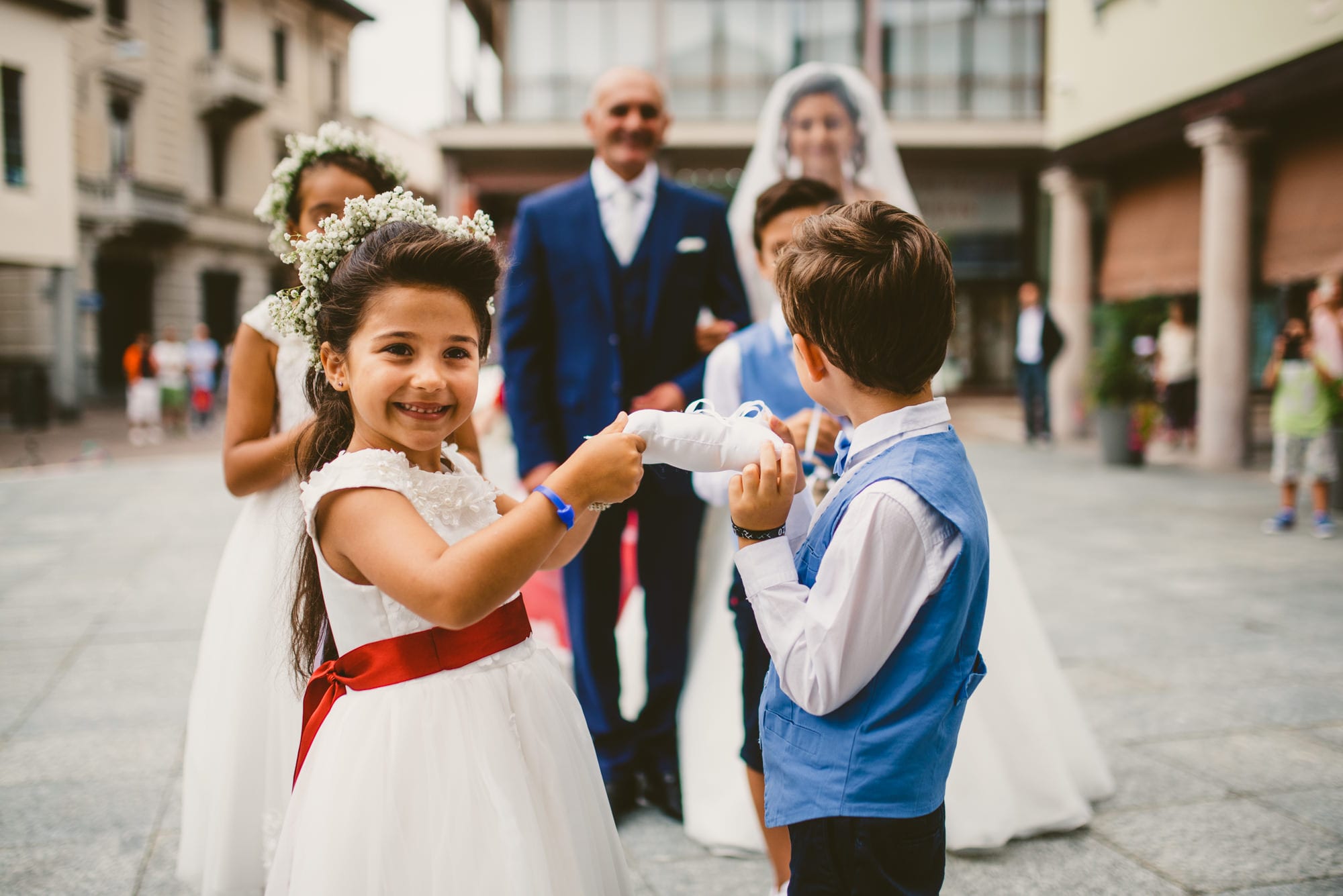 Fotografo Matrimonio Elegante a Villa Monte Morone cerimonia chiesa