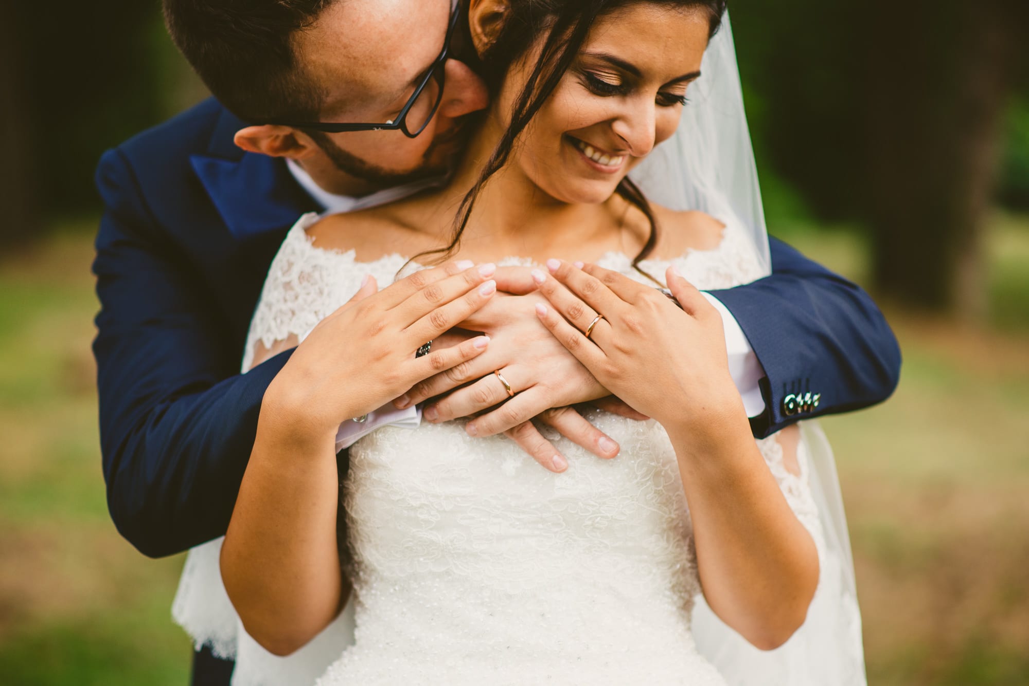 Fotografo Matrimonio Elegante a Villa Monte Morone ritratti in location sposi