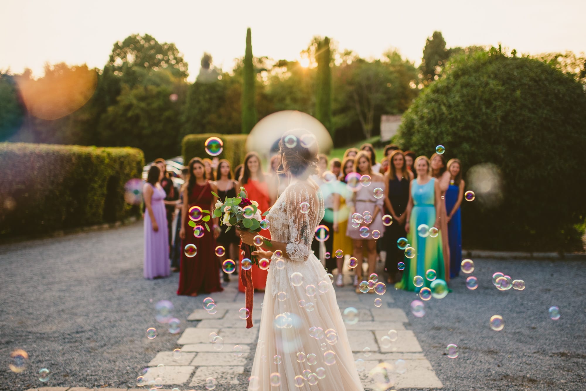 Raffinato Matrimonio Castello Cernusco Lombardone lancio bouquet