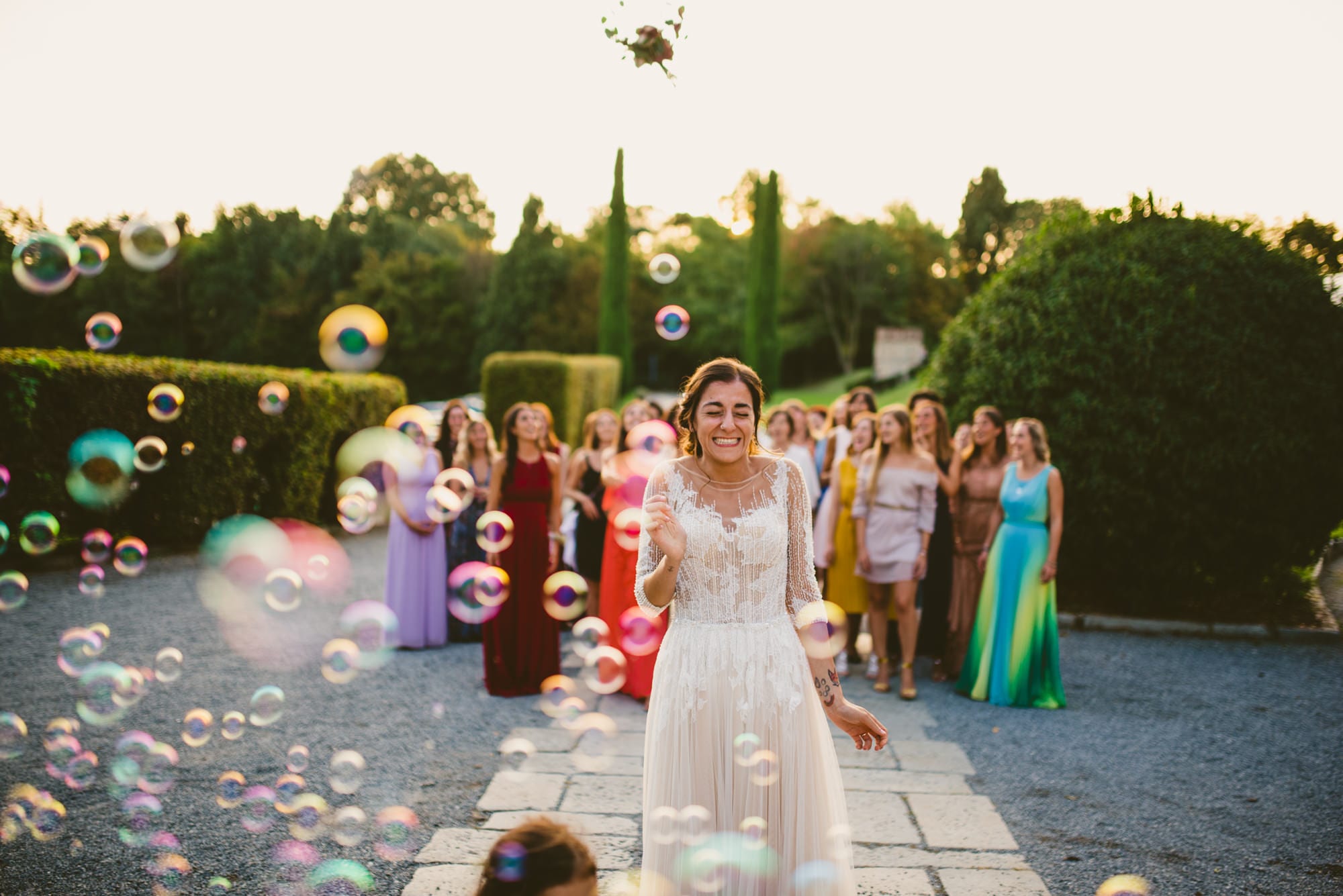 Raffinato Matrimonio Castello Cernusco Lombardone lancio bouquet