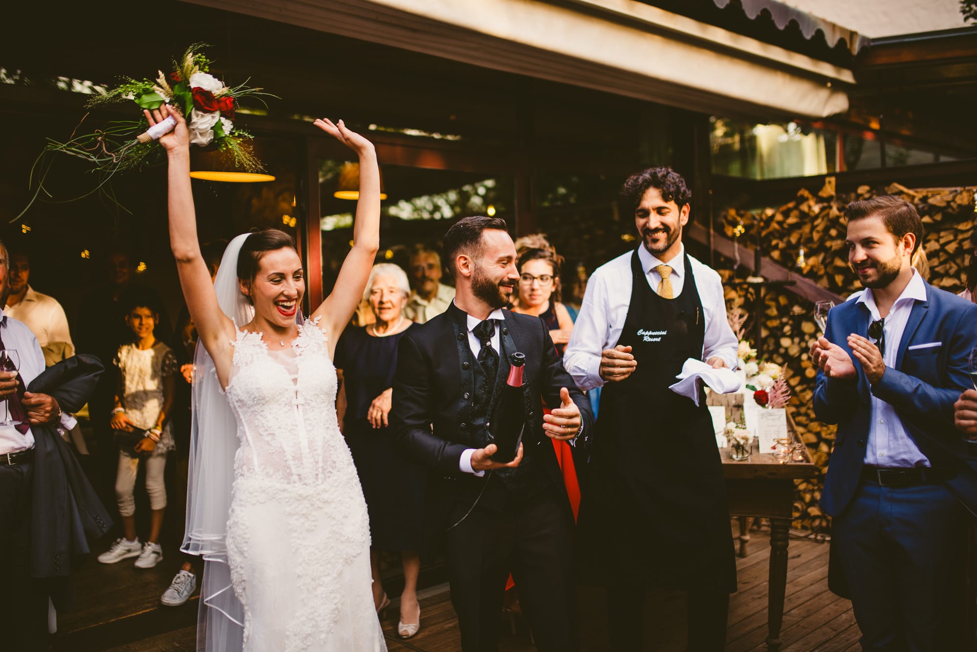 Elegante Matrimonio Cappuccini Resort in Franciacorta ingresso sposi