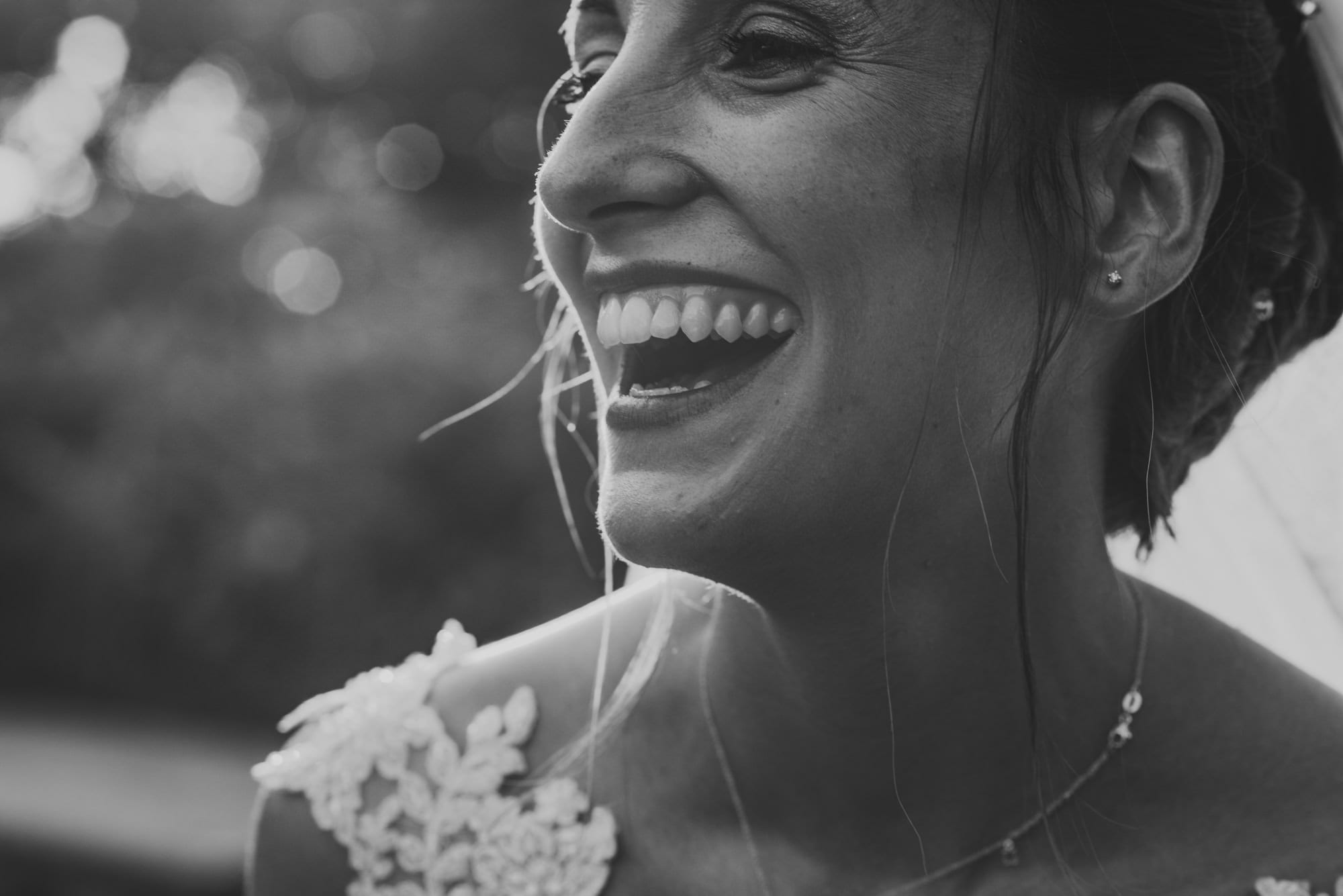Elegante Matrimonio Cappuccini Resort in Franciacorta ritratto spontaneo sposa