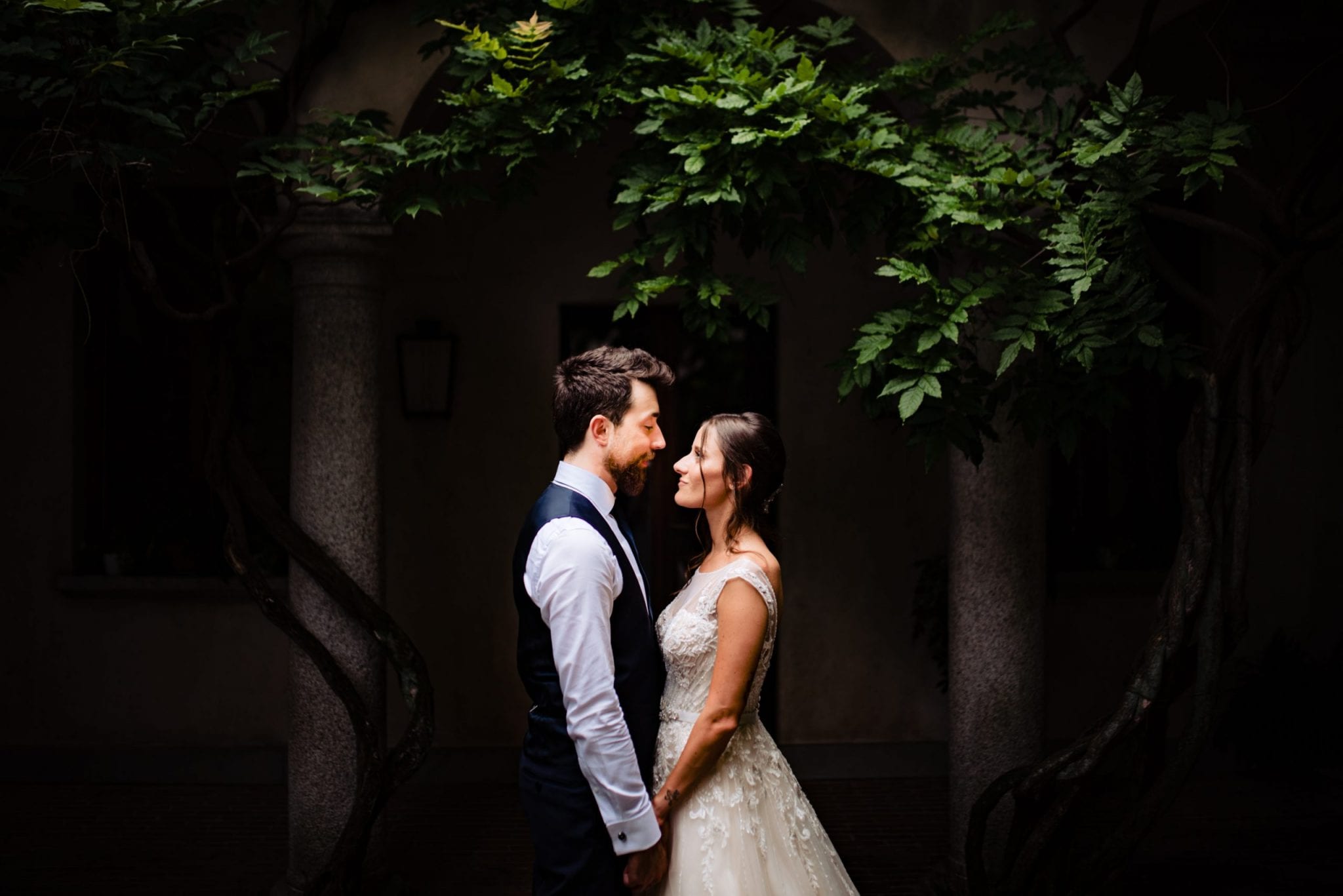 Fotografo Fotografia di Matrimonio Abbazia Santo Spirito Villa Giannone Ritratti intimi e moderni sposi