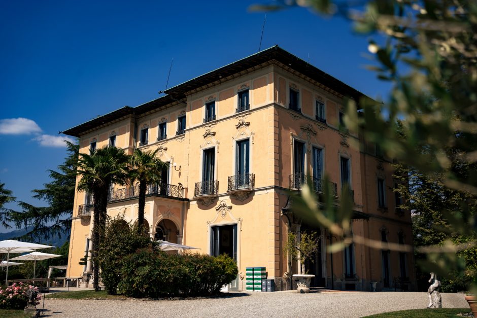 La maestosa facciata di Villa Esengrini Montalbano, location esclusiva per matrimoni. Fotografo Matrimonio Villa Montalbano