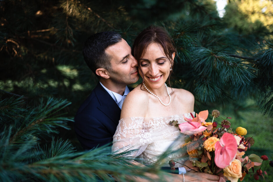 fotografo matrimonio tenuta la quassa - ritratto sposi nel parco